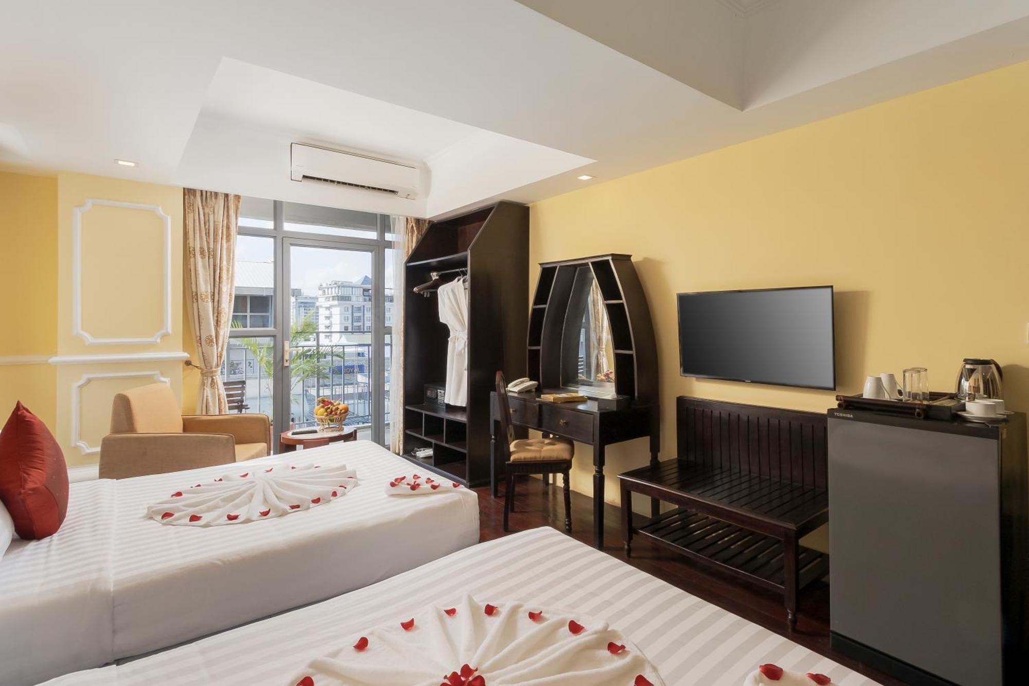 Arison Hotel Phnom Penh Exterior photo