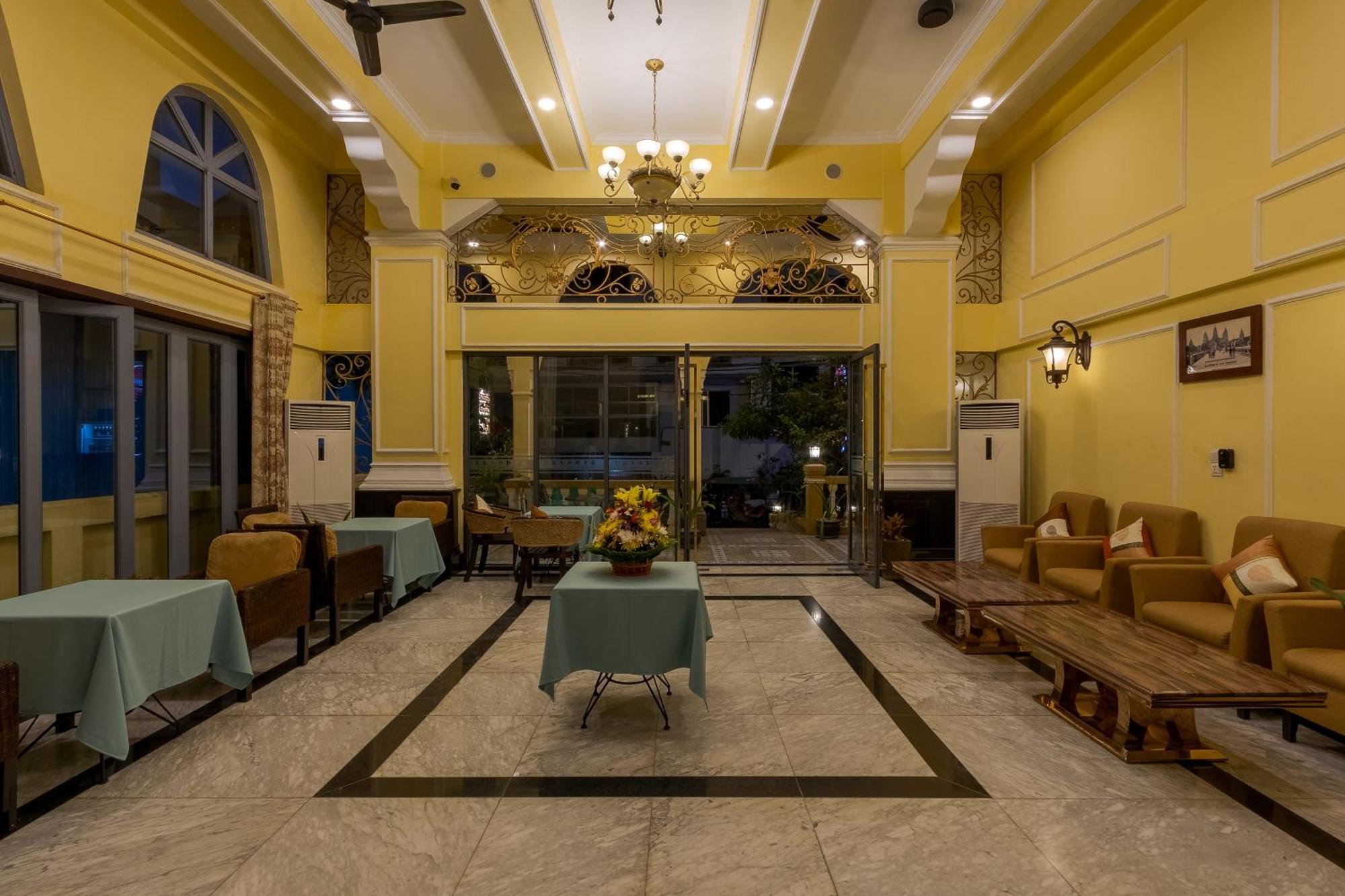 Arison Hotel Phnom Penh Exterior photo